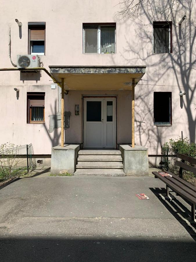 Ferienwohnung White & Elegant Luxury Apartament Craiova Exterior foto