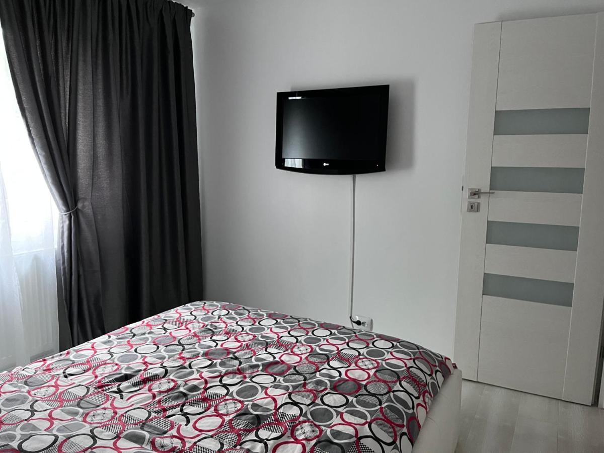 Ferienwohnung White & Elegant Luxury Apartament Craiova Exterior foto