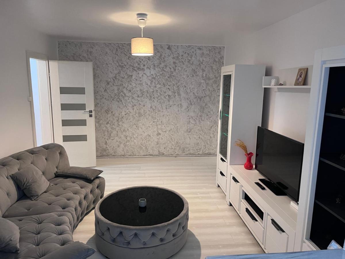 Ferienwohnung White & Elegant Luxury Apartament Craiova Exterior foto